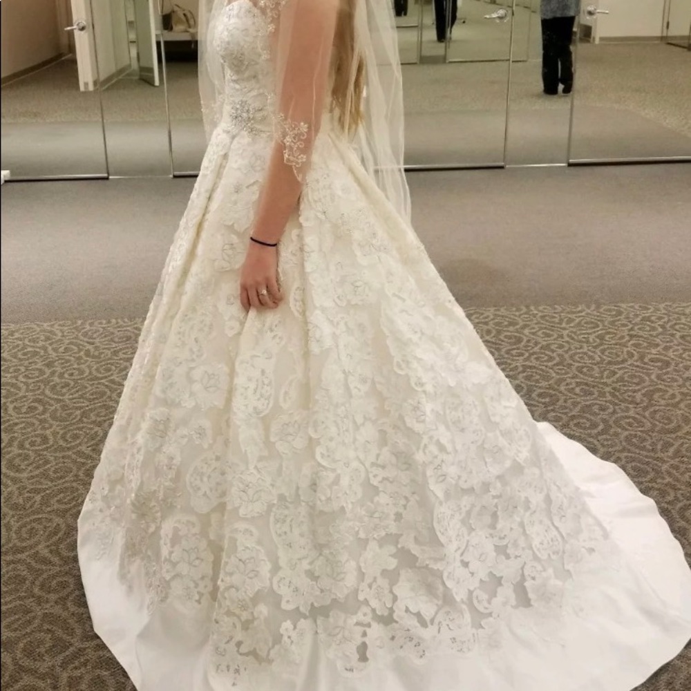 Wedding gown